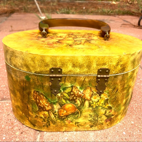 SOLD 1960’s Vintage Wooden Bag Mushroom & Mice - Picture 4 of 8